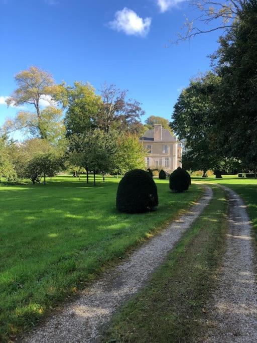 Charming 18Th Century Chateau, Near Bayeux In Calvados, Normandie Livry  Екстериор снимка