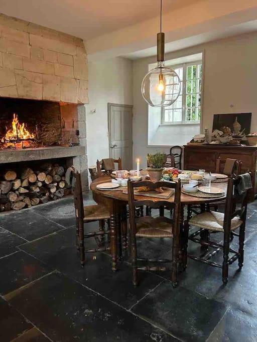 Charming 18Th Century Chateau, Near Bayeux In Calvados, Normandie Livry  Екстериор снимка