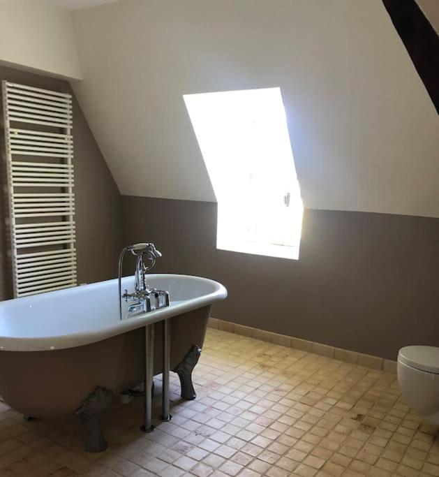 Charming 18Th Century Chateau, Near Bayeux In Calvados, Normandie Livry  Екстериор снимка
